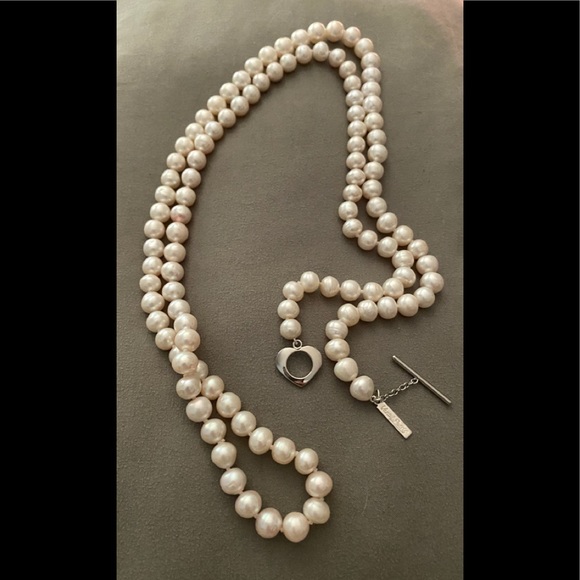 Simply Divine Strain of white Vantel Pearls - Picture 5 of 6